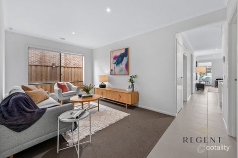 Property photo of 16 Omars Place Narre Warren South VIC 3805