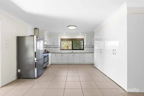 Property photo of 37 Dennison Park Drive Leyburn QLD 4365