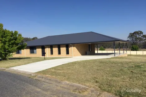 5 Parkes Dr, Tenterfield, NSW 2372