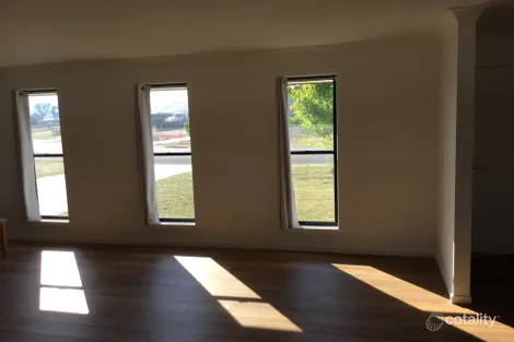 Property photo of 5 Parkes Drive Tenterfield NSW 2372