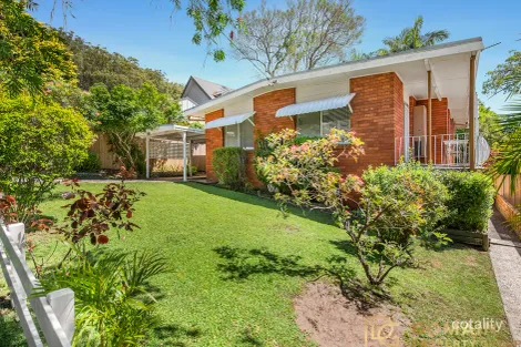 Property photo of 6 Tania Drive Point Clare NSW 2250