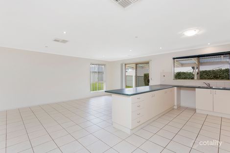Property photo of 15 Yarralumla Drive West Wodonga VIC 3690