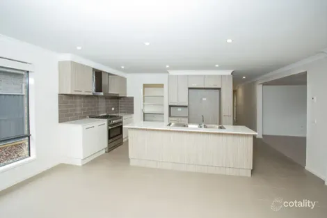 Property photo of 80 Dorset Drive Alfredton VIC 3350