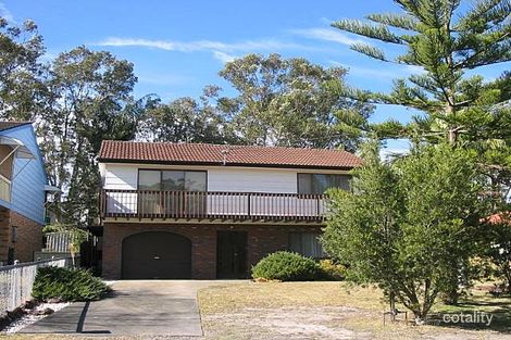 5 Murrumbong Rd, Summerland Point, NSW 2259