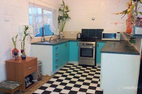 Property photo of 8 Deacon Court Mooroobool QLD 4870