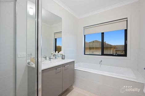 Property photo of 11 Largo Circuit Junction Village VIC 3977