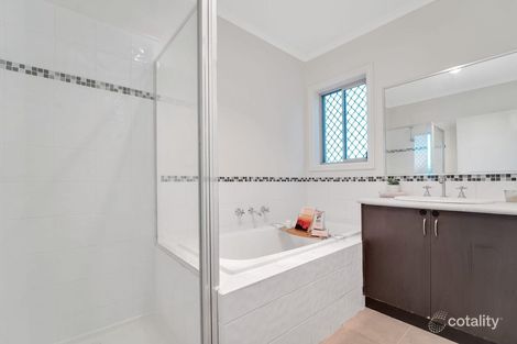 Property photo of 1/16 Bridlepath Drive Truganina VIC 3029