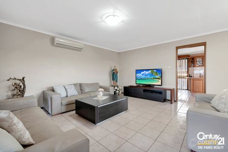 Property photo of 22 Turquoise Crescent Bossley Park NSW 2176