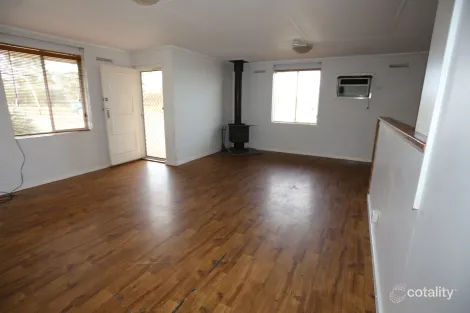 Property photo of 33 Callitris Road Kambalda West WA 6442