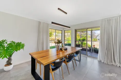 Property photo of 10 Forsythe Parade Black Hill NSW 2322