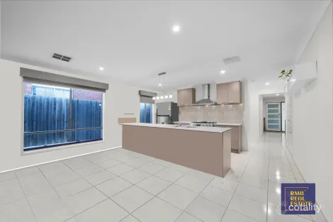 Property photo of 38 Chantelle Parade Tarneit VIC 3029