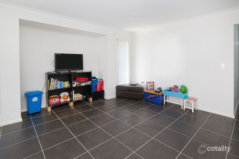 Property photo of 61 Milbrook Crescent Pimpama QLD 4209