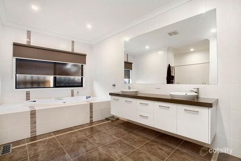 Property photo of 32 Orchard Grove Tyabb VIC 3913