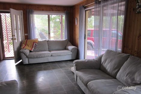 Property photo of 25 Finisterre Drive The Honeysuckles VIC 3851