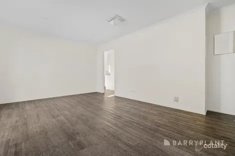 Property photo of 15 Alison Close Pakenham VIC 3810