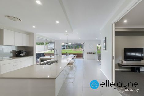 Property photo of 5 Fred Avery Drive Buttaba NSW 2283