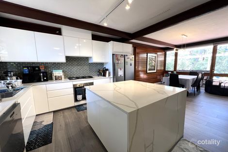 9 Warlingham Dr, Lesmurdie, WA 6076