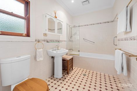 Property photo of 17 Elimatta Drive Ashgrove QLD 4060