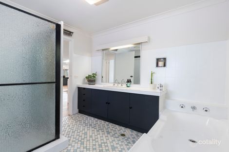 Property photo of 27 Sycamore Avenue Bateau Bay NSW 2261