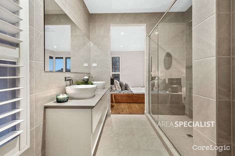 Property photo of 11 Rossiter Retreat Cranbourne North VIC 3977