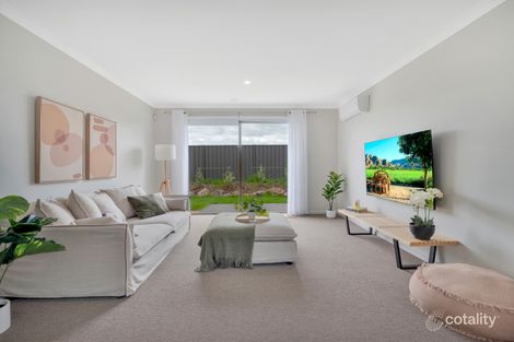 Property photo of 37 Adelong Boulevard Cobblebank VIC 3338