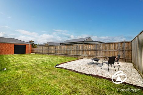 Property photo of 10 Water Lily Road Bunyip VIC 3815