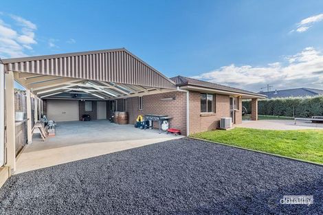 Property photo of 56 Summerhill Boulevard Drouin VIC 3818