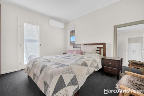 Property photo of 20 Oak Avenue Doveton VIC 3177