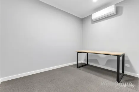 Property photo of 11 Powell Way Cranbourne West VIC 3977