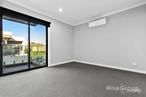 Property photo of 11 Powell Way Cranbourne West VIC 3977