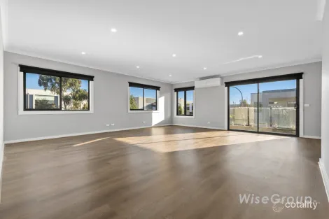 Property photo of 11 Powell Way Cranbourne West VIC 3977