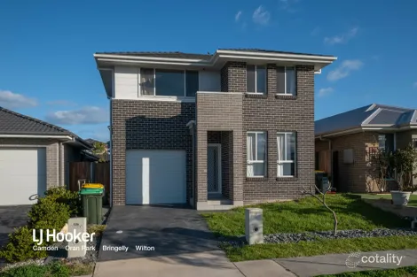 Property photo of 12 Fleece Loop Oran Park NSW 2570