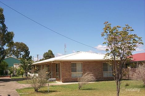 725 Boat Harbour Dr, Urangan, QLD 4655