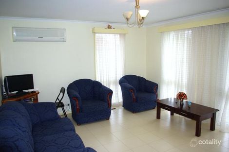 Property photo of 10 Monteith Crescent Endeavour Hills VIC 3802