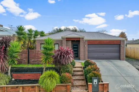 Property photo of 11 Harmon Drive Drouin VIC 3818