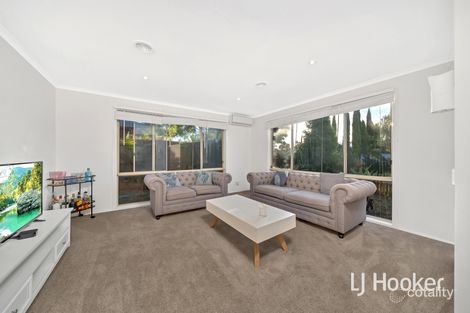 Property photo of 26 Dewpoint Crescent Hampton Park VIC 3976