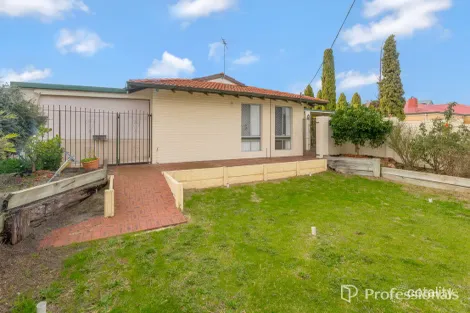 132a Centre St, Queens Park, WA 6107