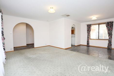 Property photo of 6 Barnes Crescent Woodcroft SA 5162