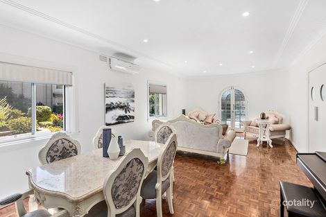 Property photo of 15 Benwerrin Avenue Carss Park NSW 2221