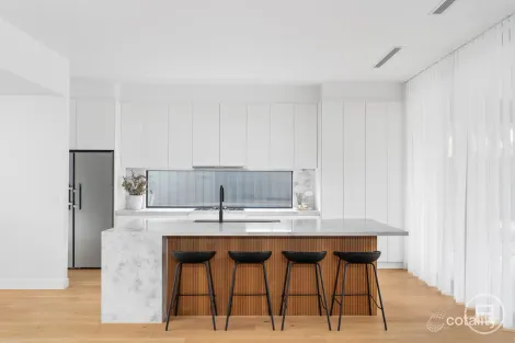 Property photo of 16 Heather Avenue Pascoe Vale VIC 3044