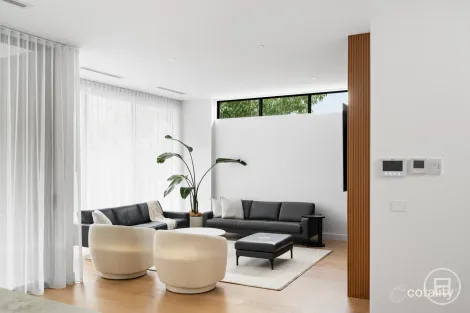 Property photo of 16 Heather Avenue Pascoe Vale VIC 3044