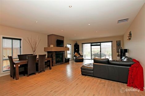Property photo of 64 Merredin Circuit Doreen VIC 3754