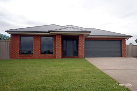 Property photo of 3 Kellerman Crescent Boorooma NSW 2650