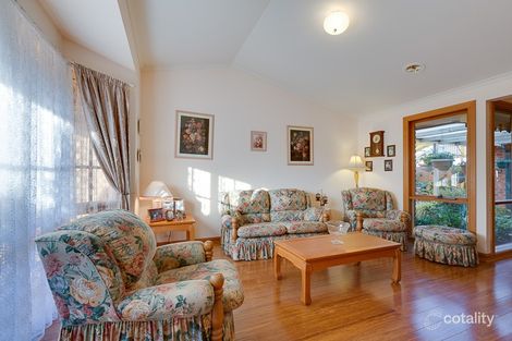 Property photo of 21 Longhurst Crescent Hillside VIC 3037