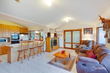 Property photo of 21 Longhurst Crescent Hillside VIC 3037
