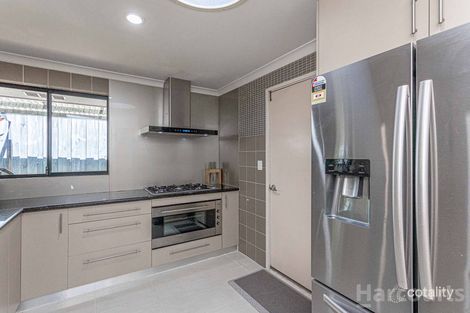 Property photo of 8 Pineview Place Landsdale WA 6065