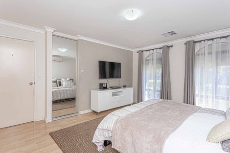 Property photo of 8 Pineview Place Landsdale WA 6065