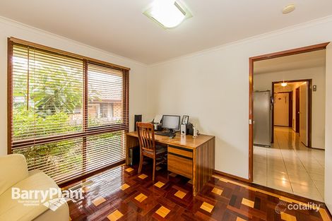 Property photo of 13 Mildura Crescent Endeavour Hills VIC 3802