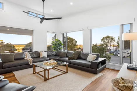 Property photo of 17 Currawong Crescent Upper Coomera QLD 4209