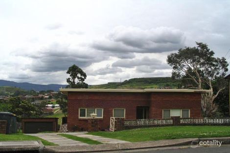 8 Noble Pde, Lake Heights, NSW 2502